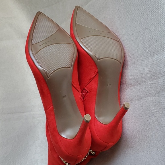 🆕️MARC FISHER Danisa Red Faux Suede Gold Tone Chain Ankle Heeled Boots SIZE: 8M - Picture 8 of 11